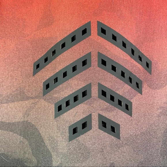 Puma x Trapstar Men’s Crew Sweatshirt Barbados Cherry and Trap Camo size L - Picture 3 of 5